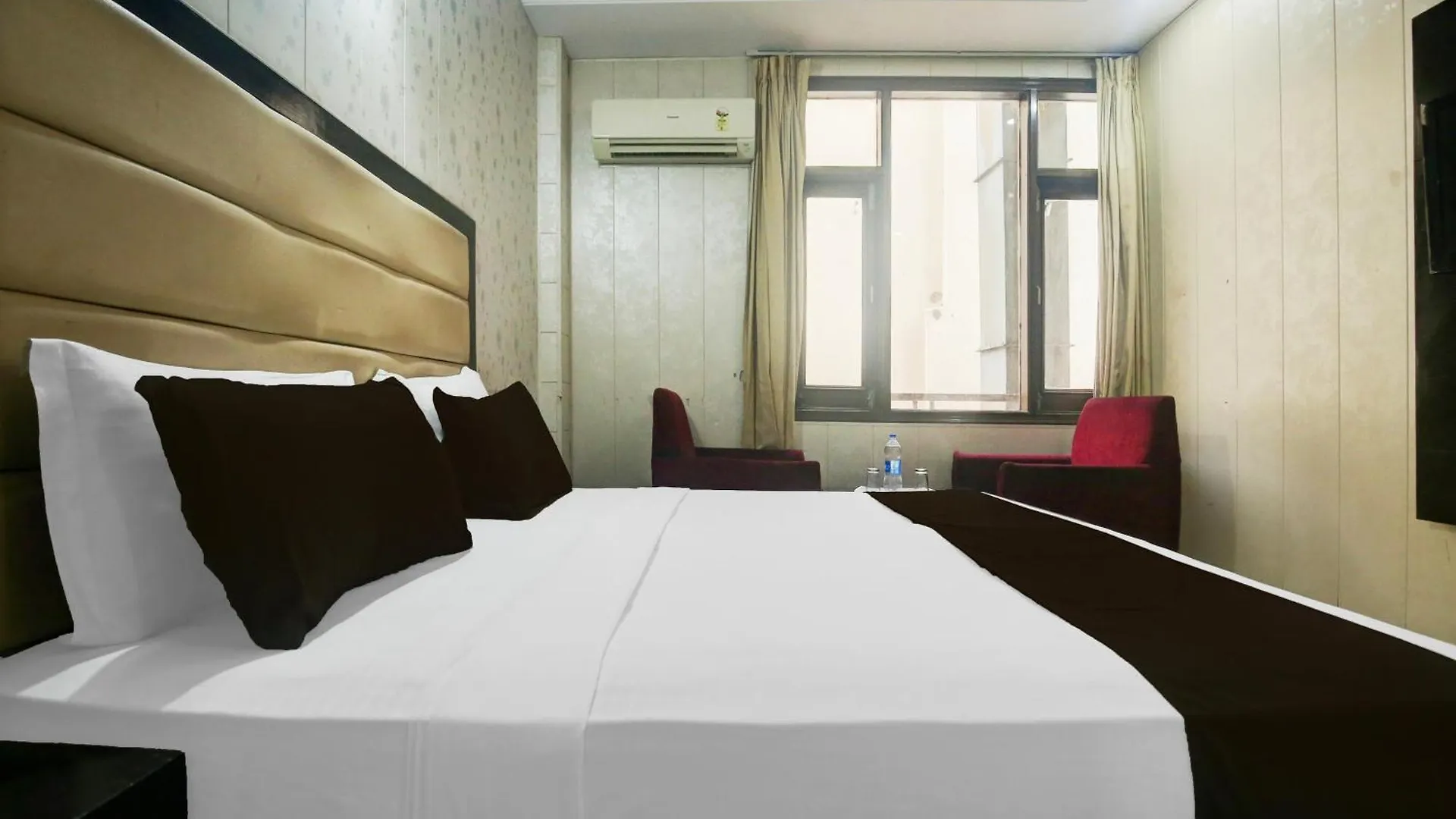 ***  Hotel O Ek Noor Residency Mohali India