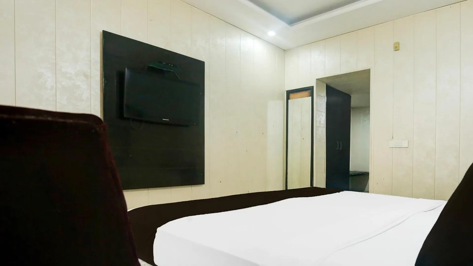 ***  Hotel O Ek Noor Residency Mohali India